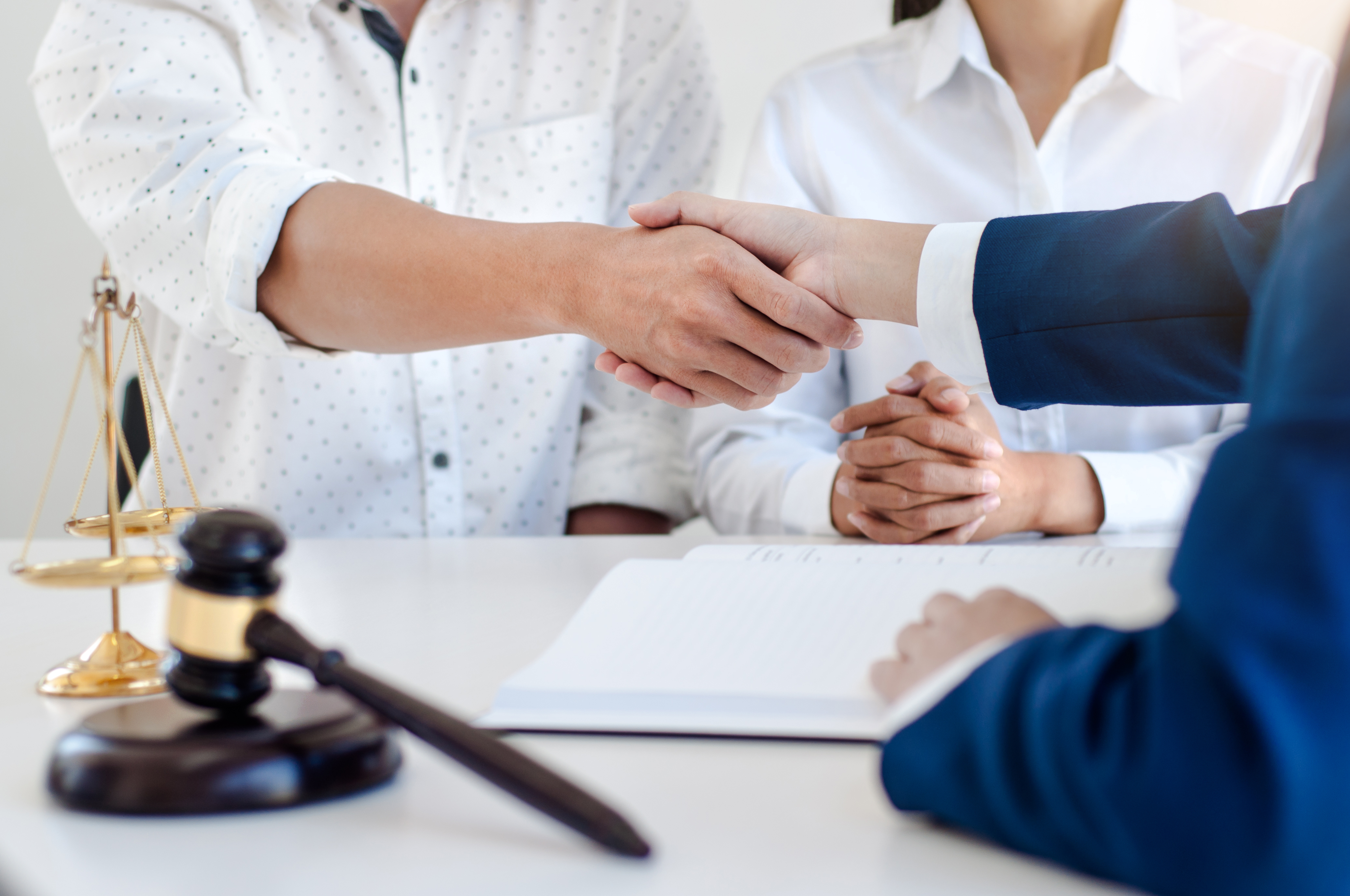 Construye Éxito Real con Apoyo Legal Profesional